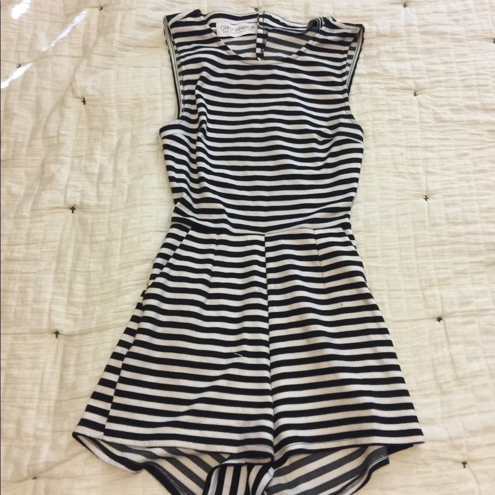 Black and white stripped jumper